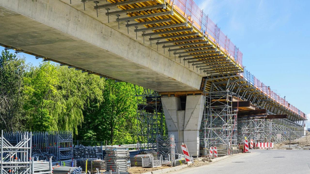 7. Penggunaan Besi Beton dalam Pembangunan Jembatan dan Infrastruktur Besar